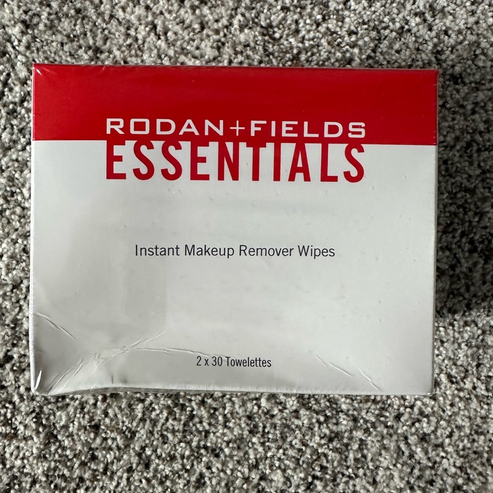 Rodan & Fields Make up Wipes